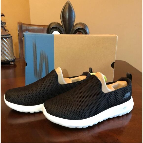 SKECHERS - NWTIB - M Sz 7W -Go Walk Max Performance Sneakers/Black w/White Soles - Picture 15 of 15